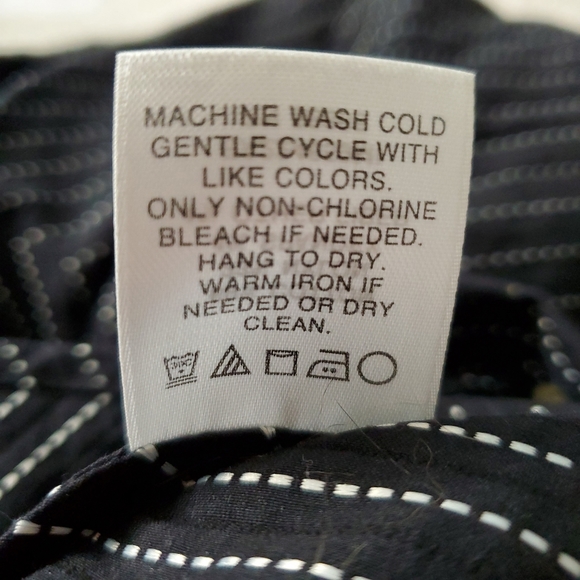 Classiques Entier Atelier Black and White V-Neck Wrap with Bow Closure Blouse - Picture 10 of 13